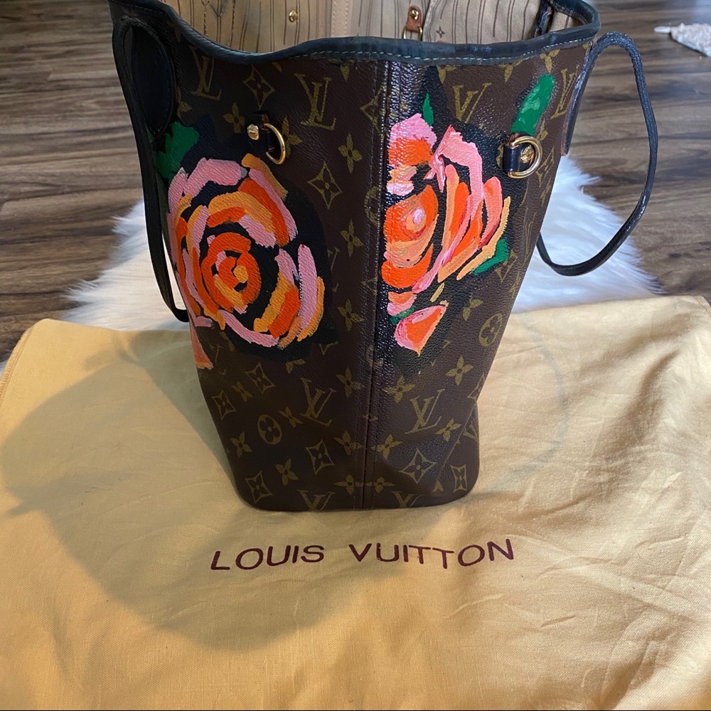 Louis Vuitton Neverfull MM - Picture 11 of 17